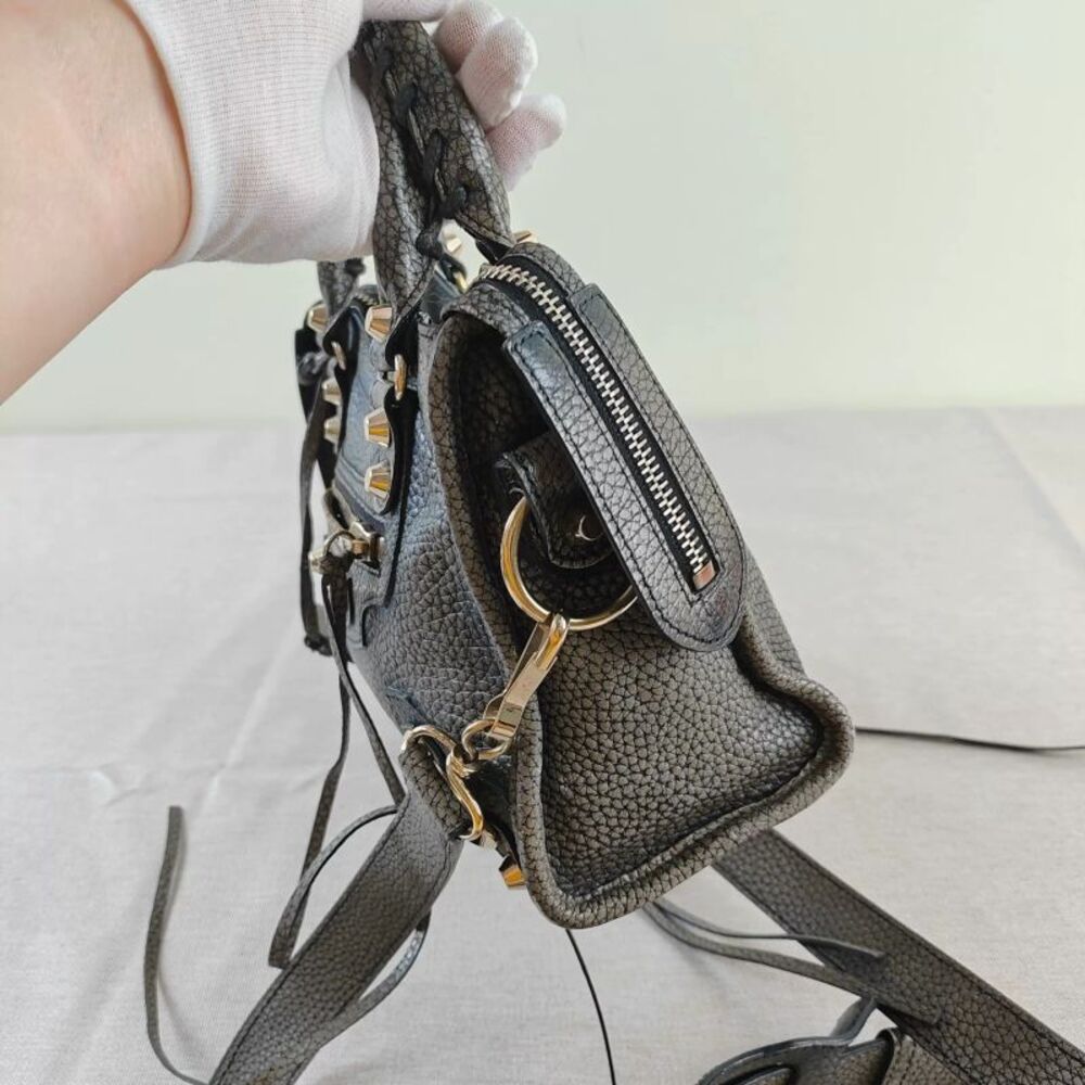 Balenciaga Women Pre-Loved Bag Very Good Condition - Picture 6 of 9